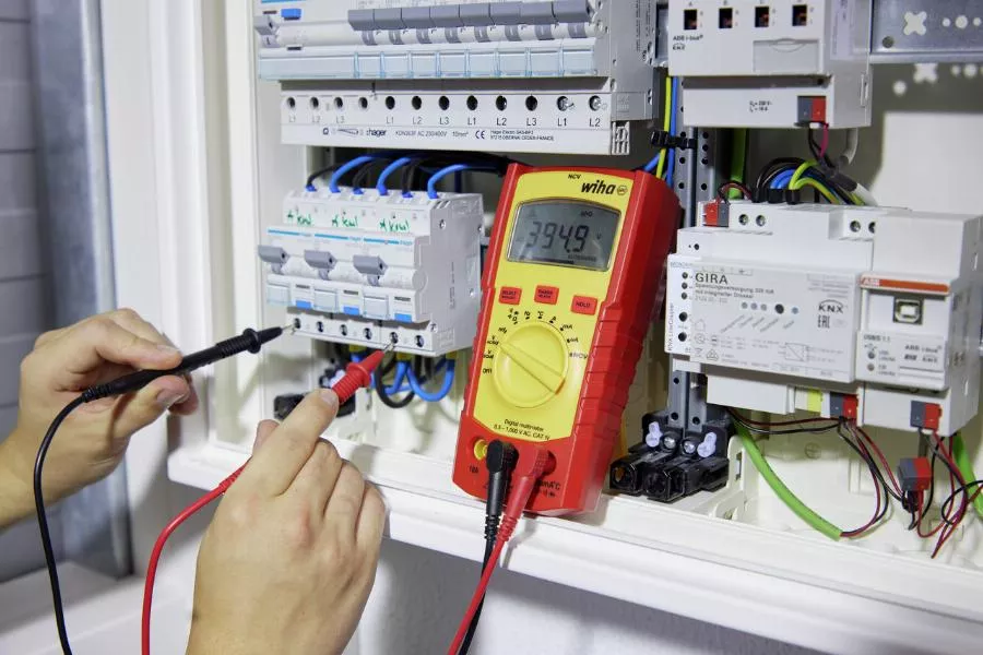 Multimètre Numérique WIHA Jusqu'à 1000V AC Cat. IV + 2 Piles AAA Incluses - 45215 – Image 4